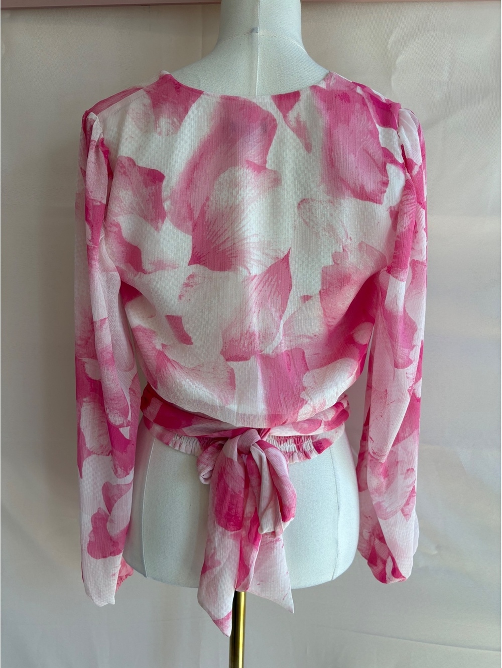 Express Women's Pink and White Floral Wrap Blouse Size Small - Picture 2 of 5